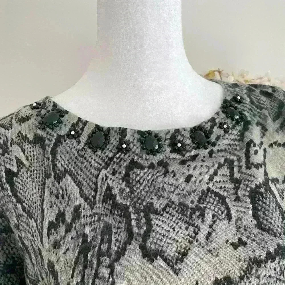 Jones New York Petite Medium Women’s Top Animal Print Jewel Long Sleeve - Picture 2 of 6